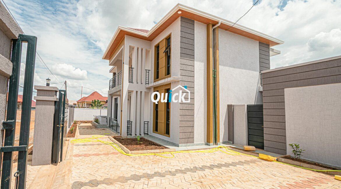 A-Family-House-For-Sale-in-Kicukiro-00351