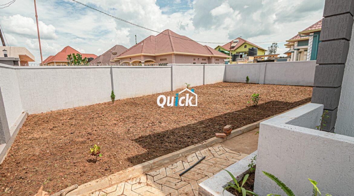 A-Family-House-For-Sale-in-Kicukiro-00401