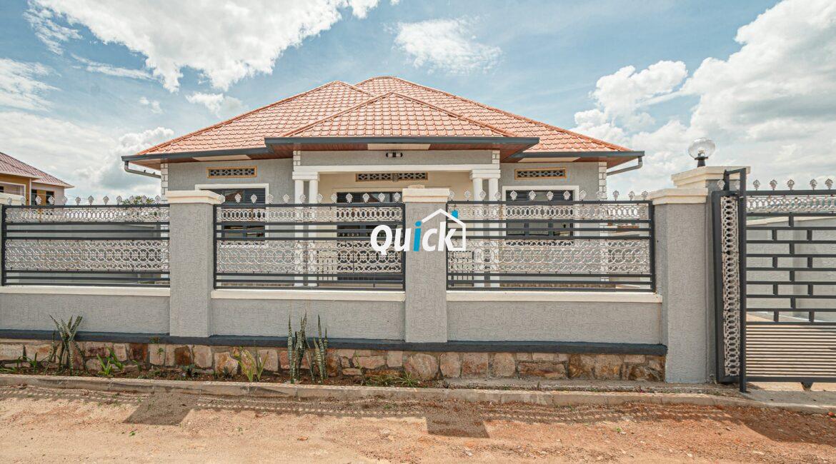 A-Family-House-For-Sale-in-Kicukiro-00951-1