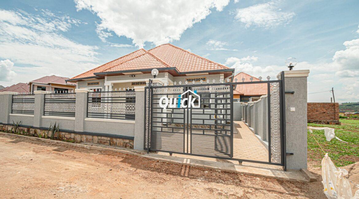 A-Family-House-For-Sale-in-Kicukiro-00971-1