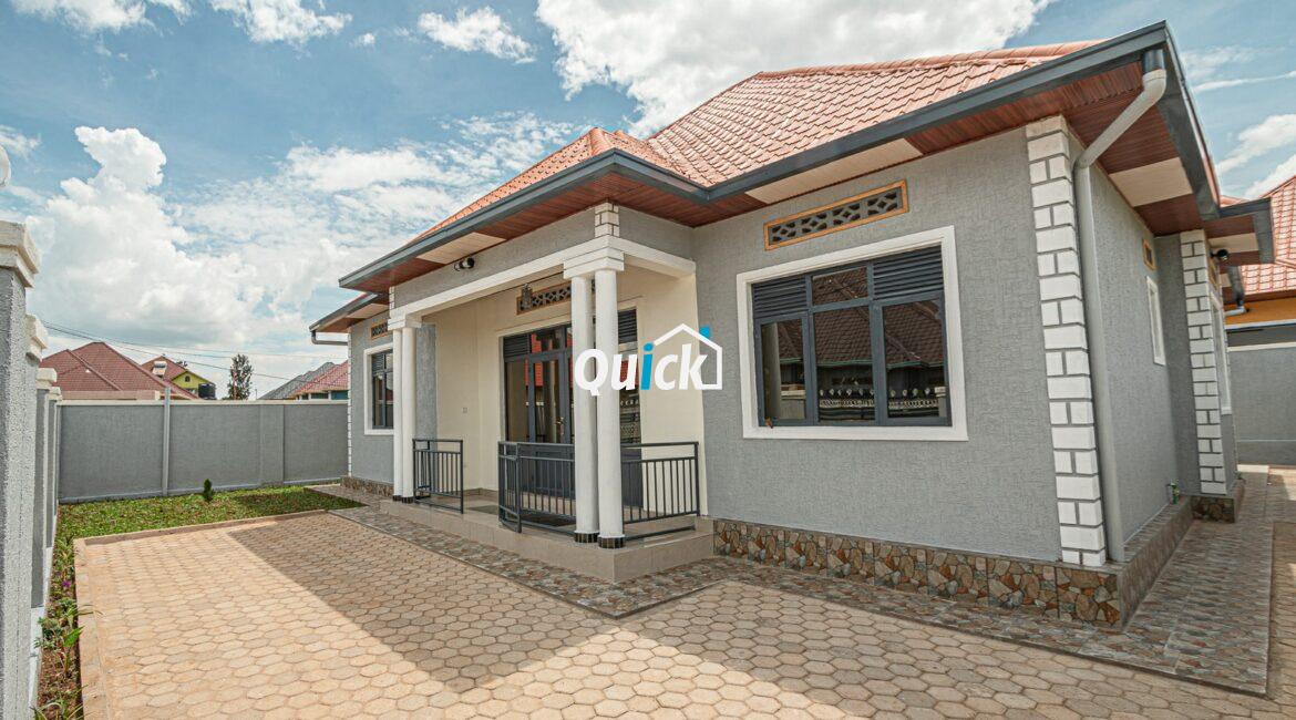 A-Family-House-For-Sale-in-Kicukiro-00981-1