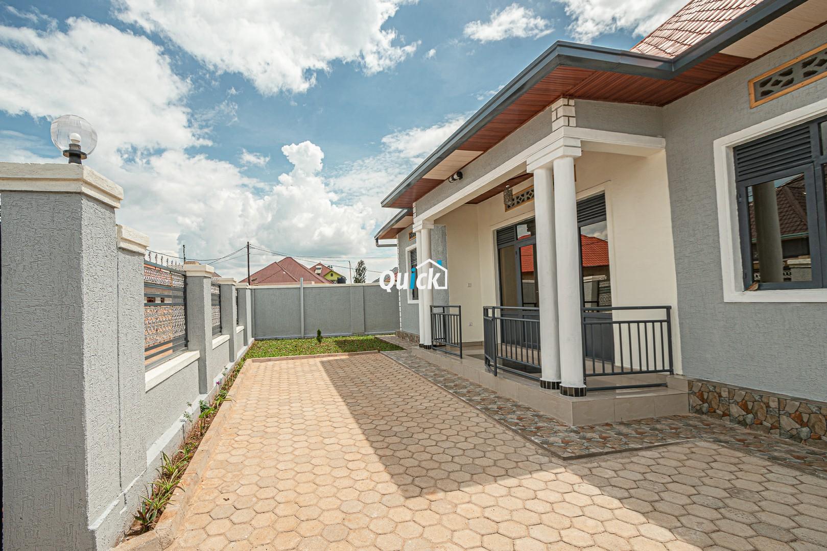 A-Family-House-For-Sale-in-Kicukiro-01001