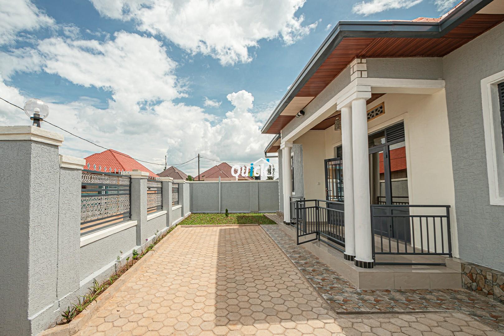 A-Family-House-For-Sale-in-Kicukiro-01011