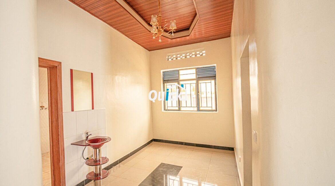 A-Family-House-For-Sale-in-Kicukiro-01051