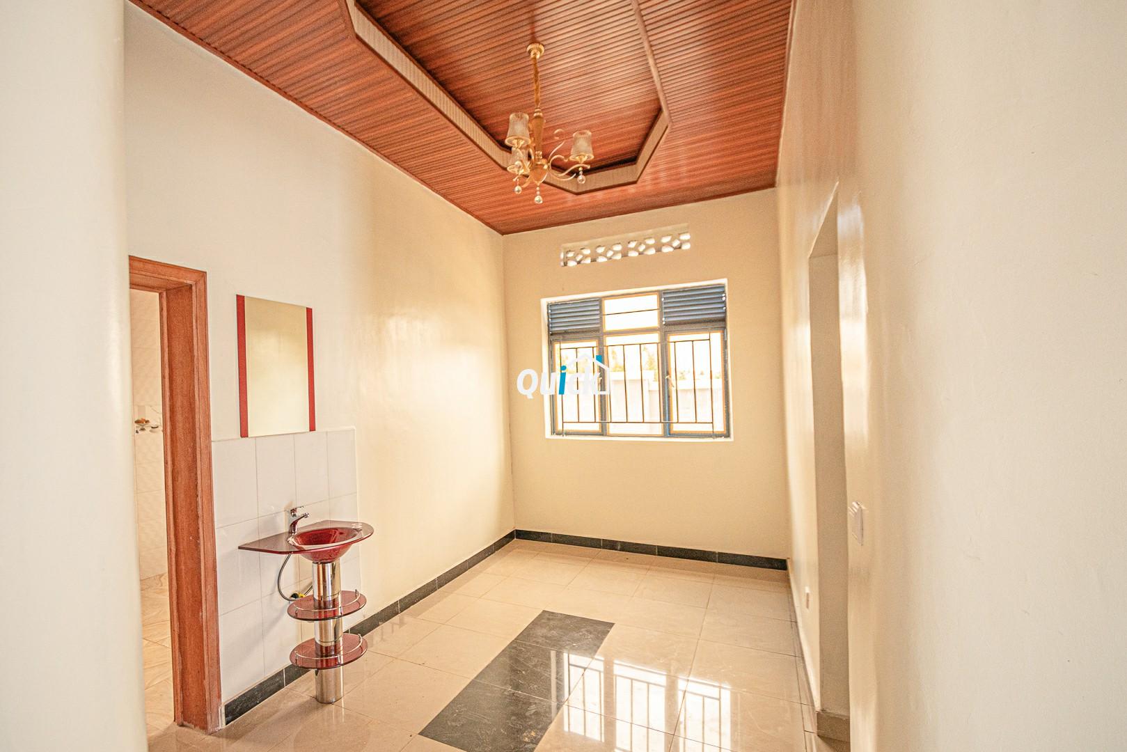 A-Family-House-For-Sale-in-Kicukiro-01051