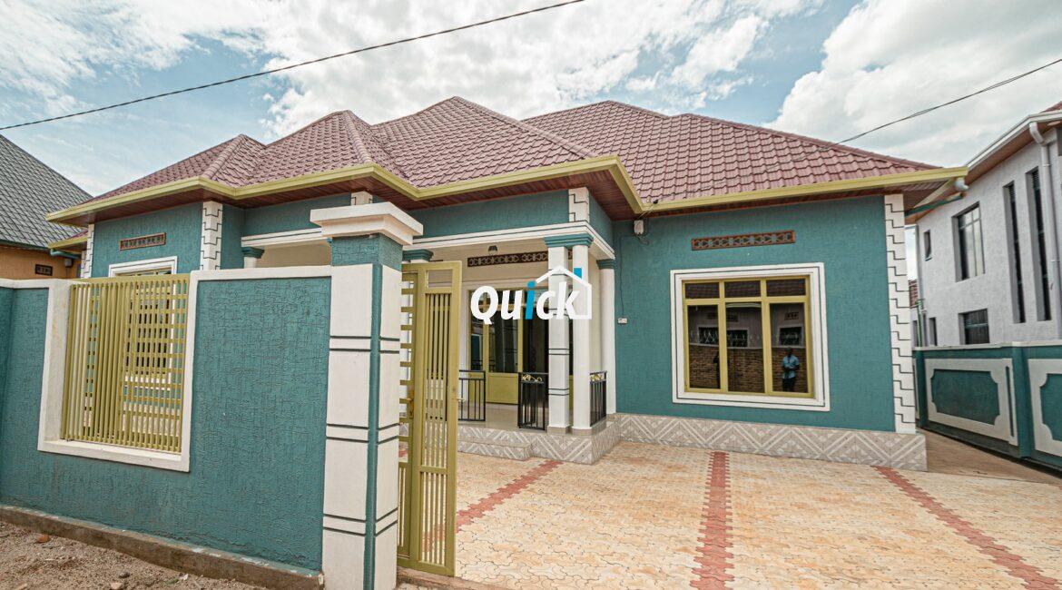 A-Family-House-For-Sale-in-Kicukiro-01191