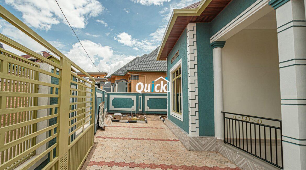 A-Family-House-For-Sale-in-Kicukiro-01201
