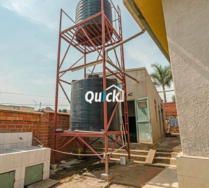 Big-Compound-house-for-sale-in-Ruyenzi-001401