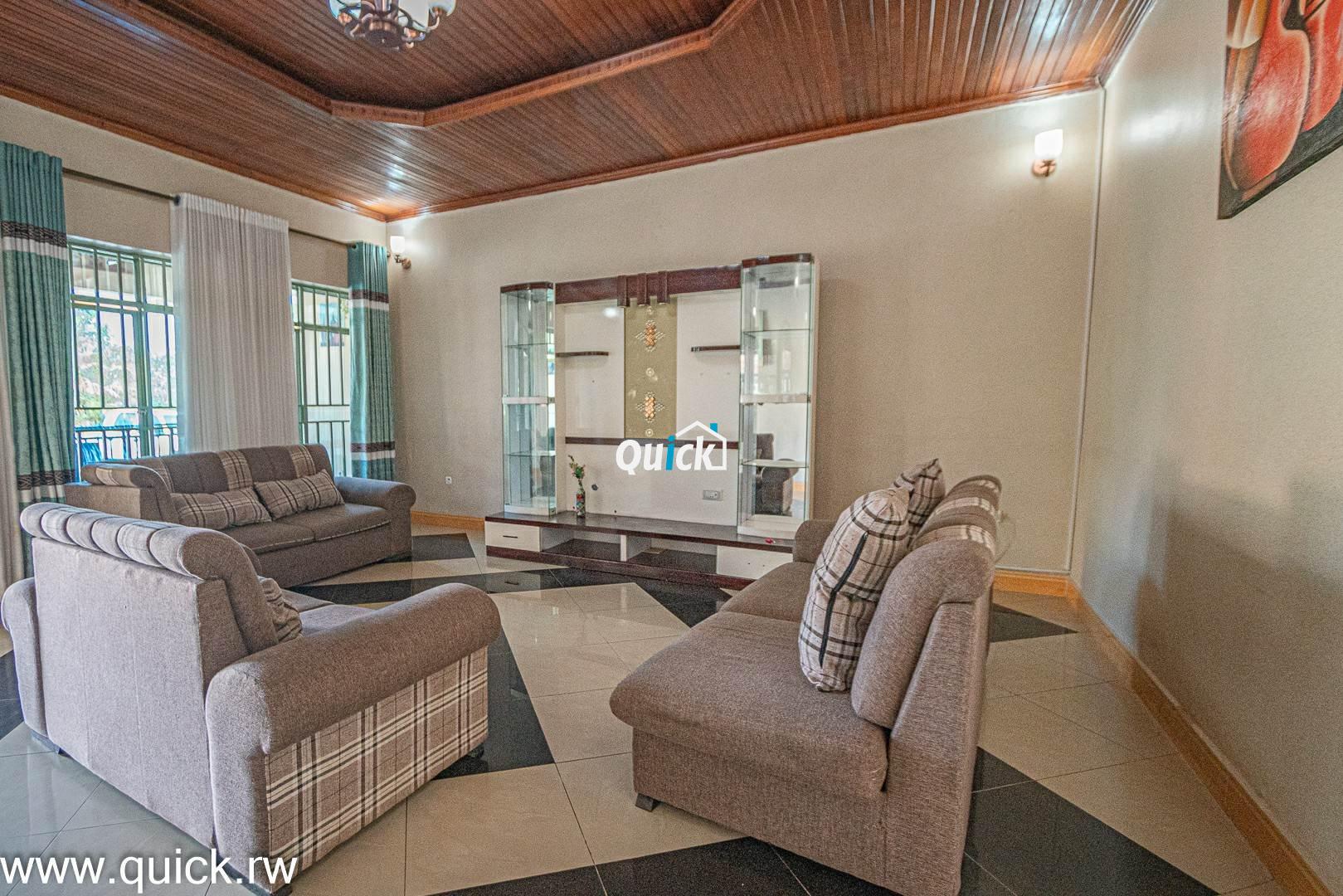 Big-Compound-house-for-sale-in-Ruyenzi-001511