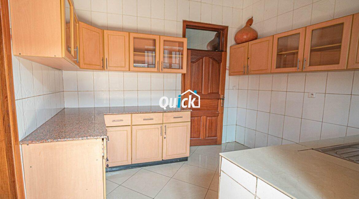 Big-Compound-house-for-sale-in-Ruyenzi-001681