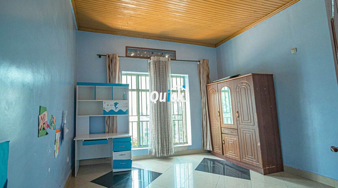Big-Compound-house-for-sale-in-Ruyenzi-001721