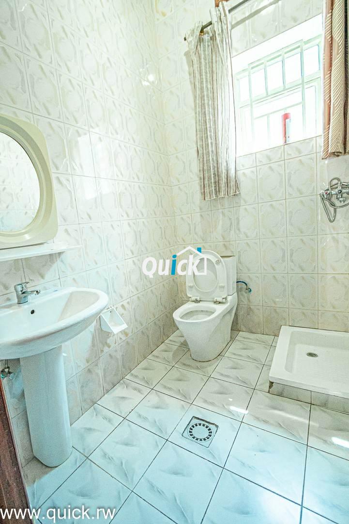 Big-Compound-house-for-sale-in-Ruyenzi-001751