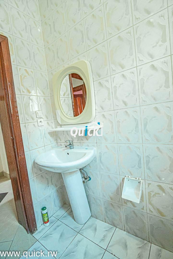 Big-Compound-house-for-sale-in-Ruyenzi-001771