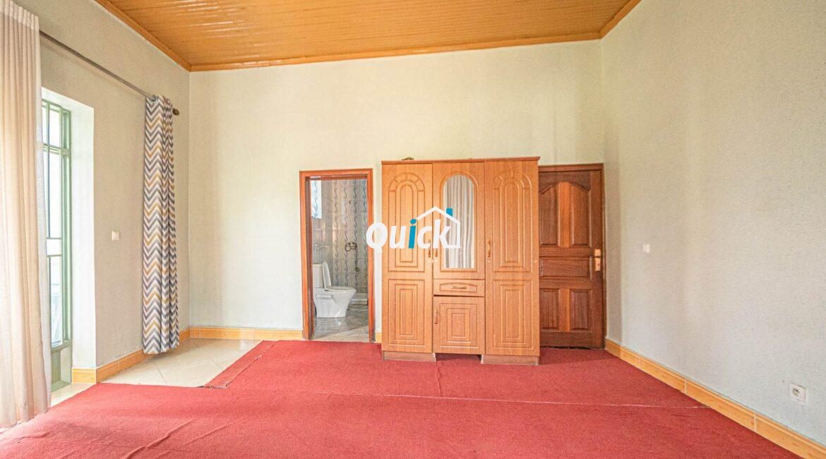 Big-Compound-house-for-sale-in-Ruyenzi-001791