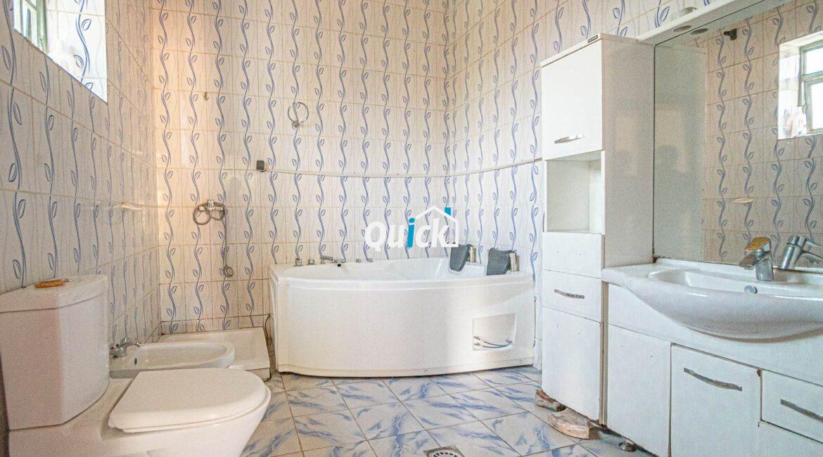 Big-Compound-house-for-sale-in-Ruyenzi-001831