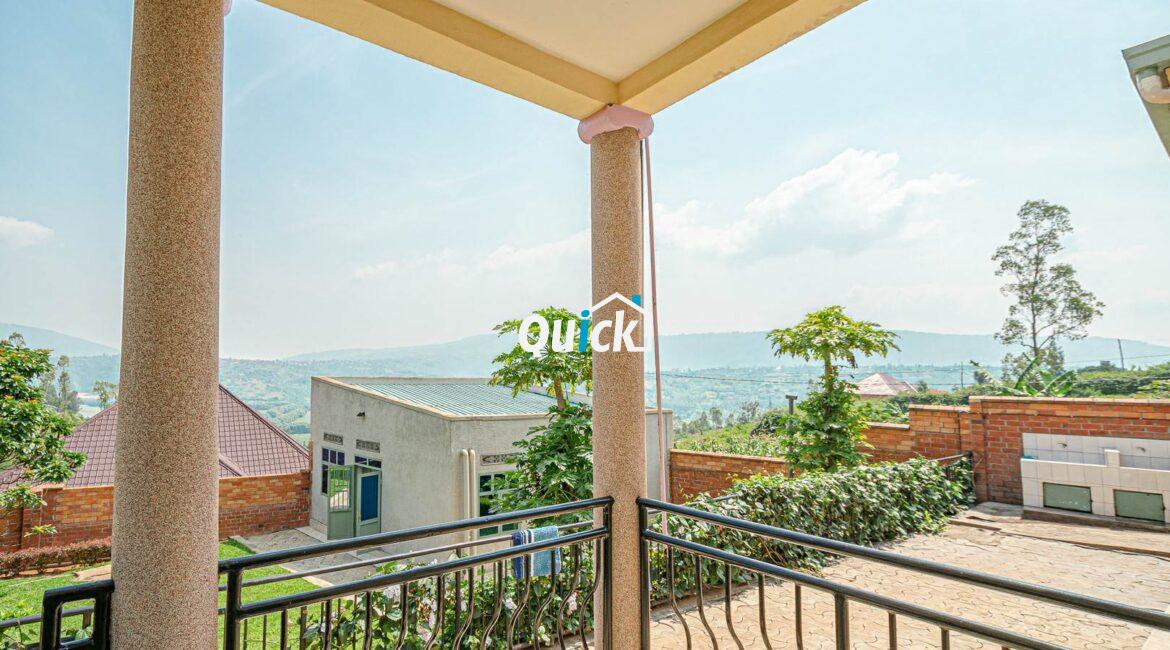Big-Compound-house-for-sale-in-Ruyenzi-001891