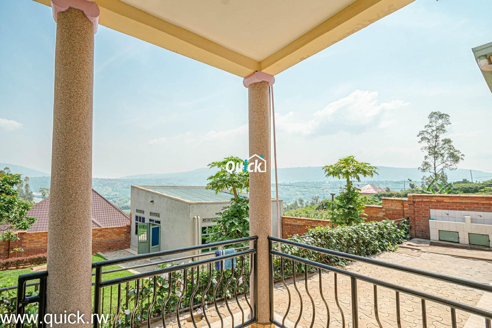 Big-Compound-house-for-sale-in-Ruyenzi-001891