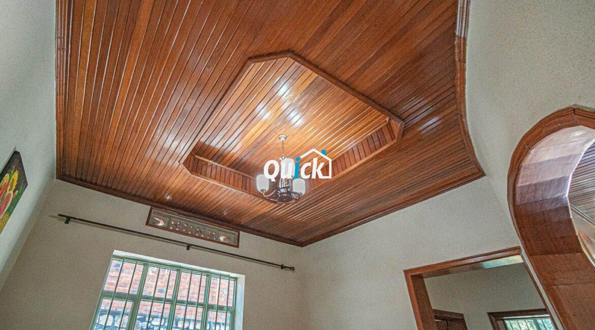 Big-Compound-house-for-sale-in-Ruyenzi-001901