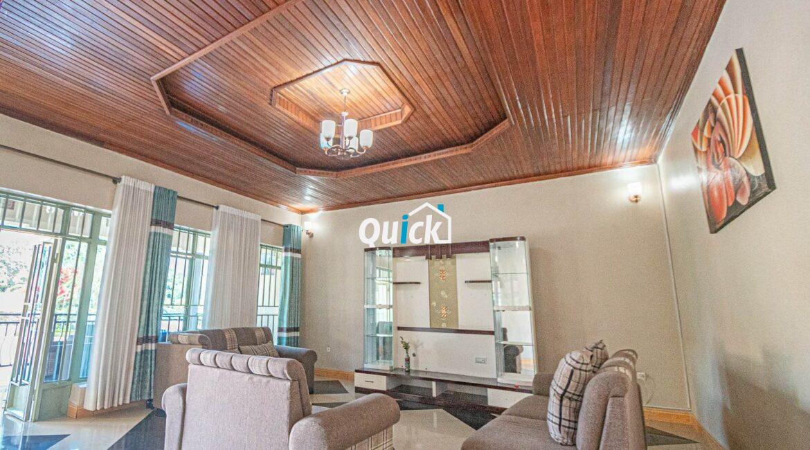 Big-Compound-house-for-sale-in-Ruyenzi-001911