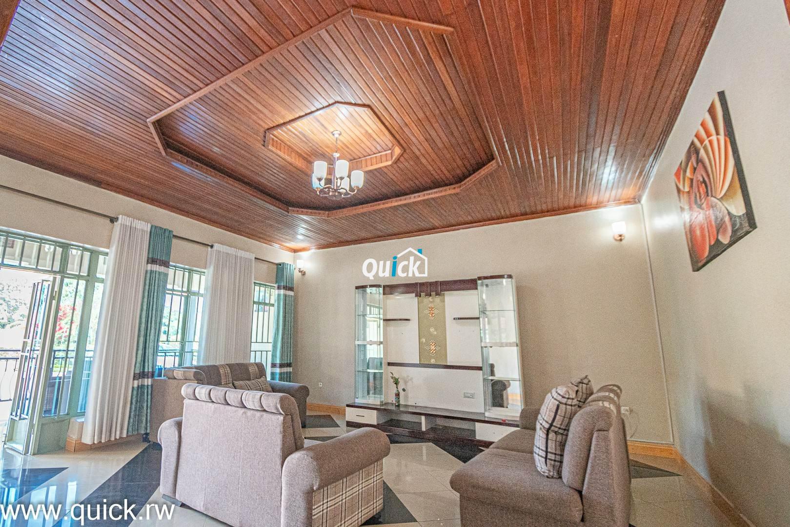 Big-Compound-house-for-sale-in-Ruyenzi-001911