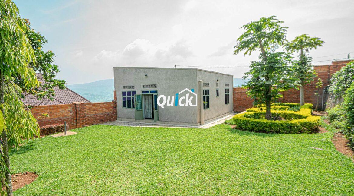 Big-Compound-house-for-sale-in-Ruyenzi-001991
