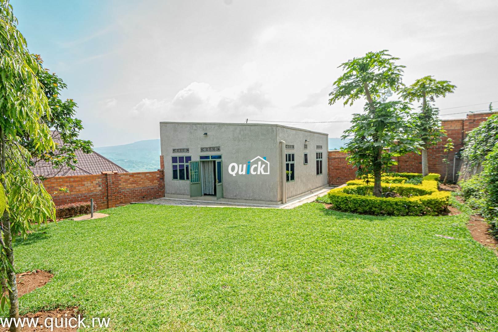 Big-Compound-house-for-sale-in-Ruyenzi-001991
