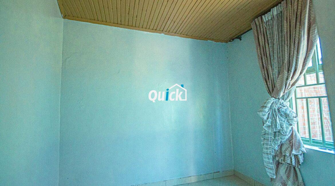 Big-Compound-house-for-sale-in-Ruyenzi-002021