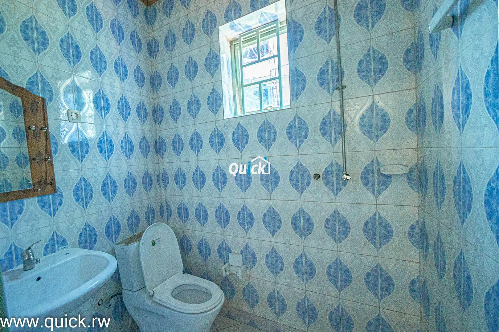 Big-Compound-house-for-sale-in-Ruyenzi-002041
