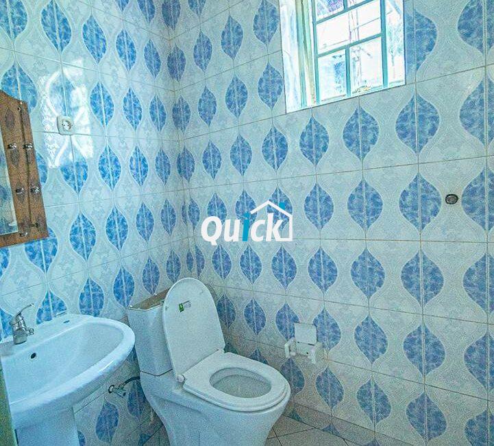 Big-Compound-house-for-sale-in-Ruyenzi-002051