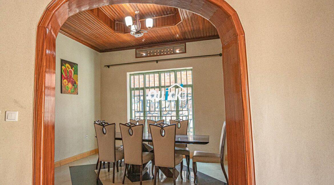Big-Compound-house-for-sale-in-Ruyenzi-002201