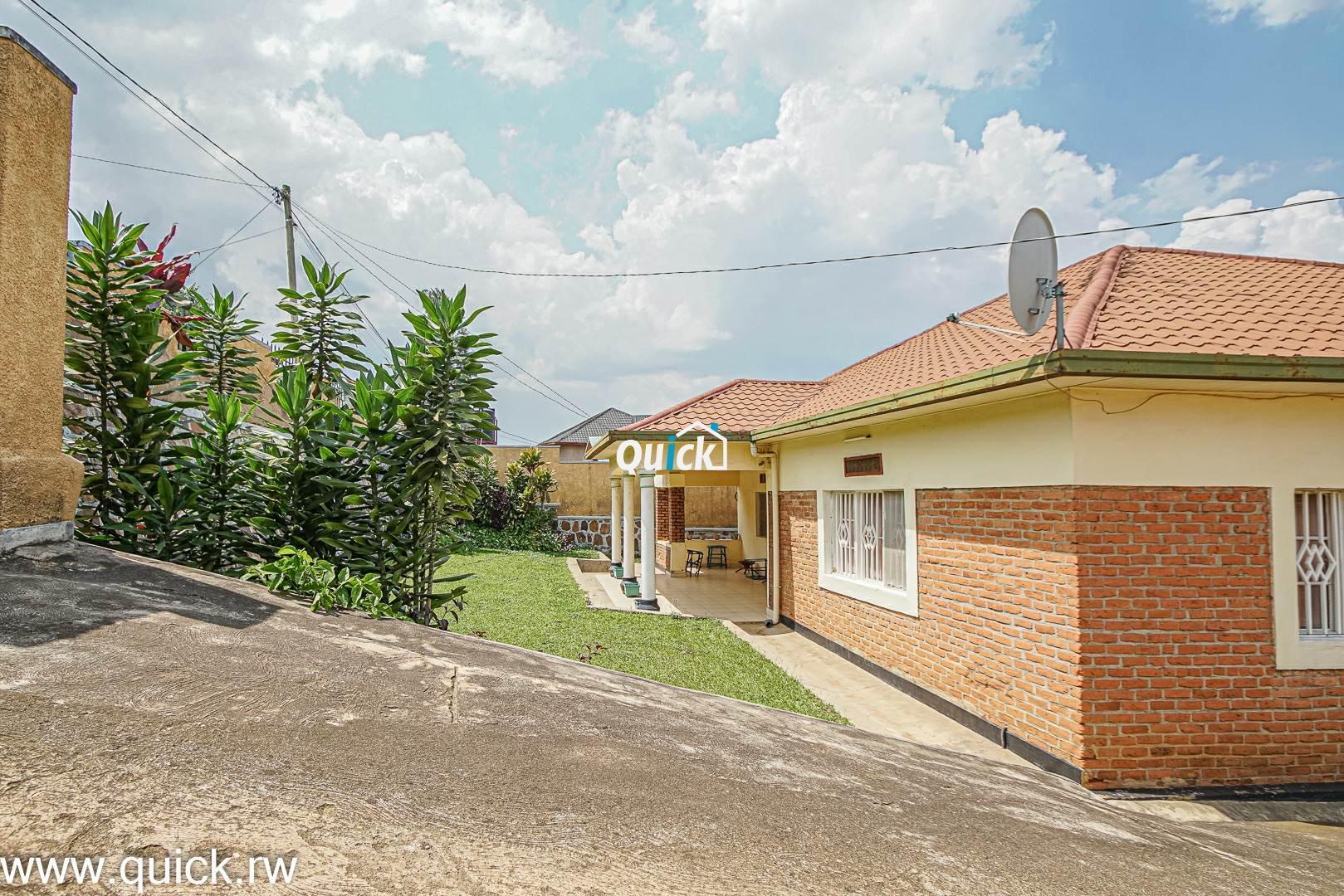 Contemporary-House-For-Sale-in-Kacyiru-000681