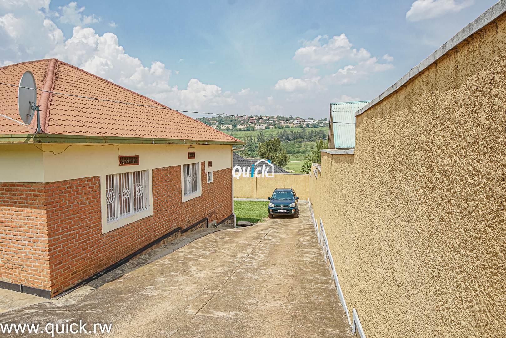 Contemporary-House-For-Sale-in-Kacyiru-000691