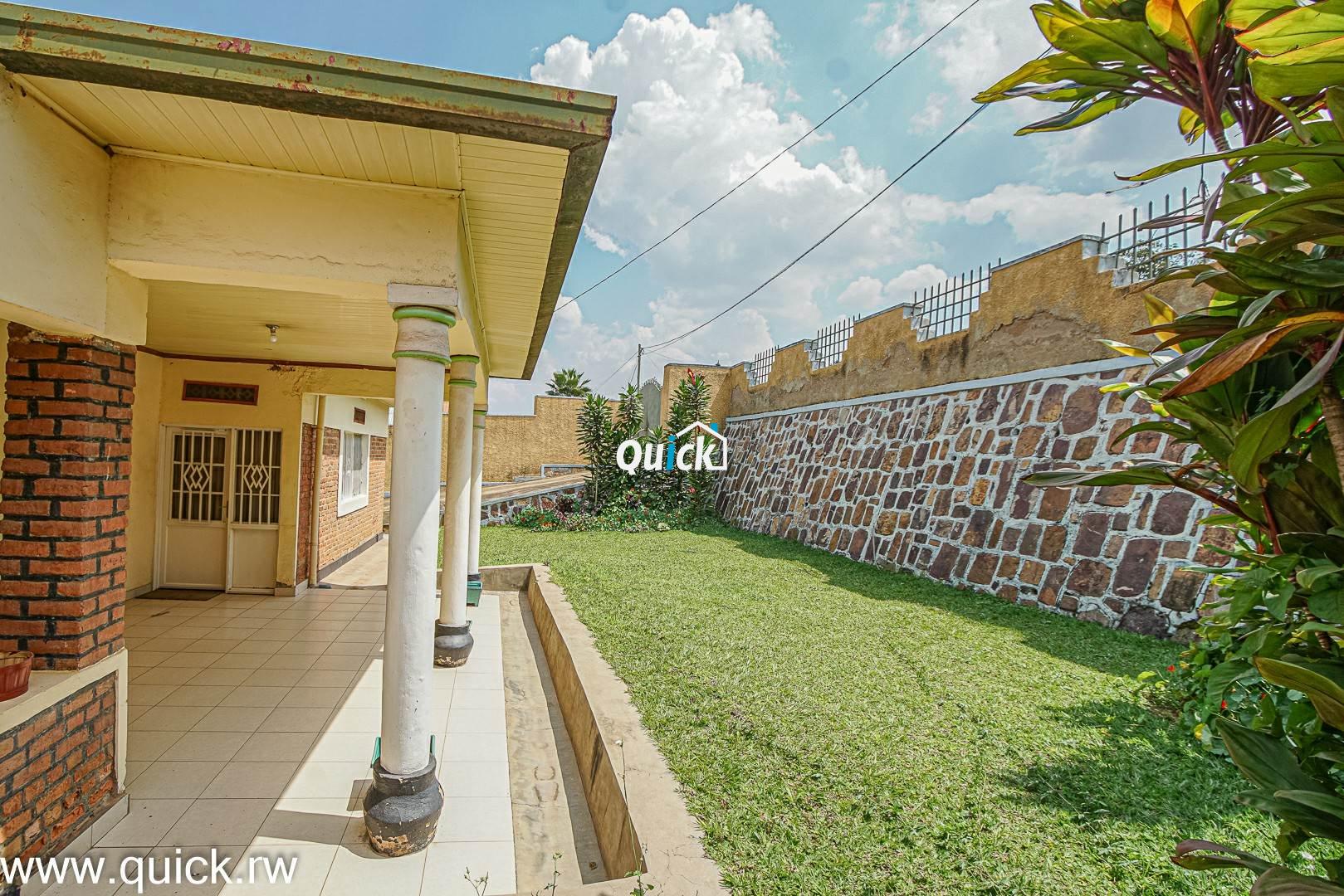 Contemporary-House-For-Sale-in-Kacyiru-000741