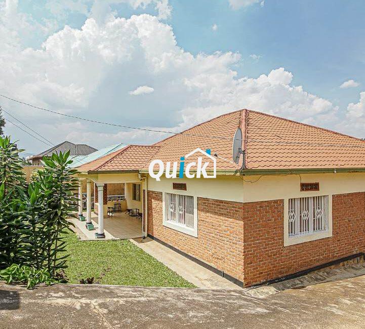 Contemporary-House-For-Sale-in-Kacyiru-000781