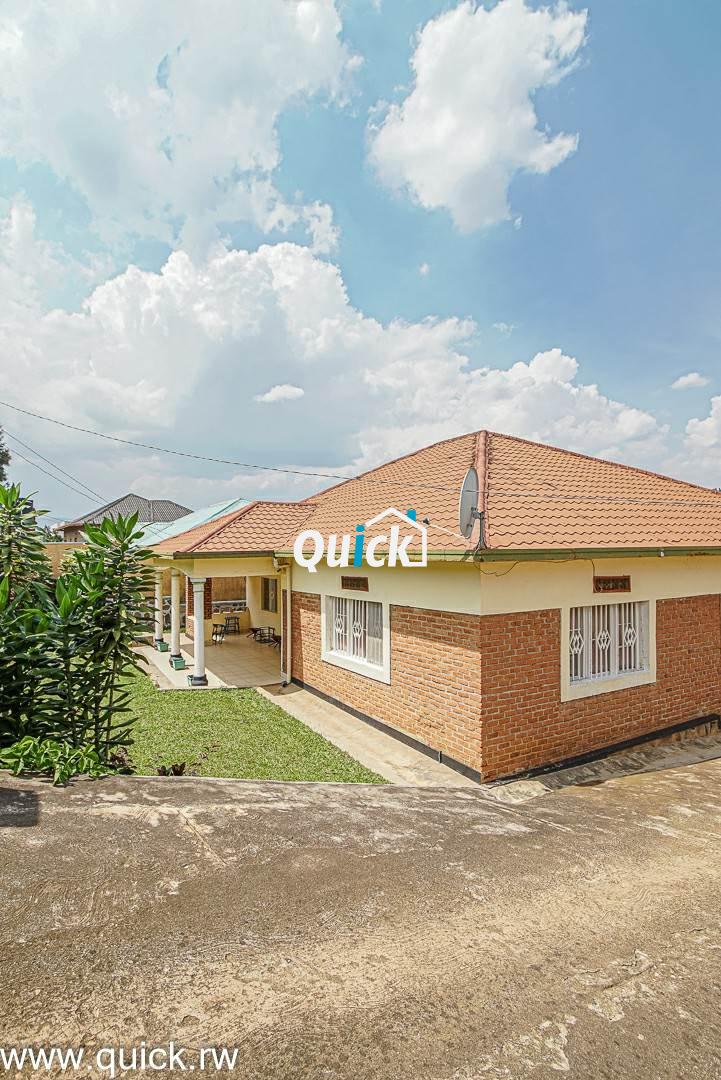 Contemporary-House-For-Sale-in-Kacyiru-000781