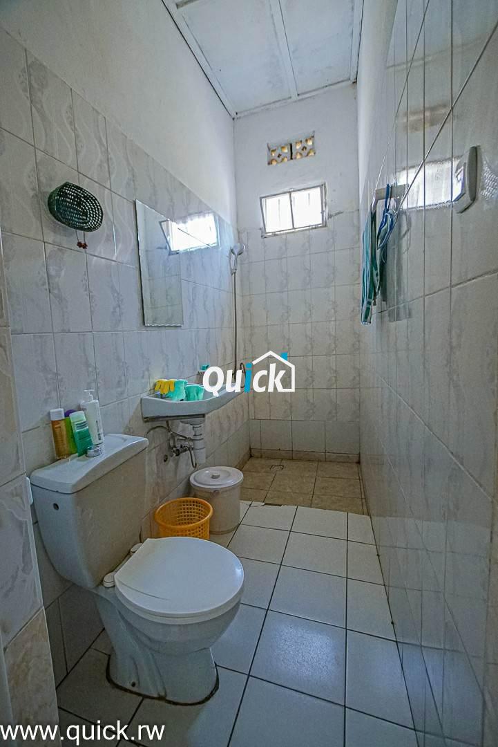 Contemporary-House-For-Sale-in-Kacyiru-000861