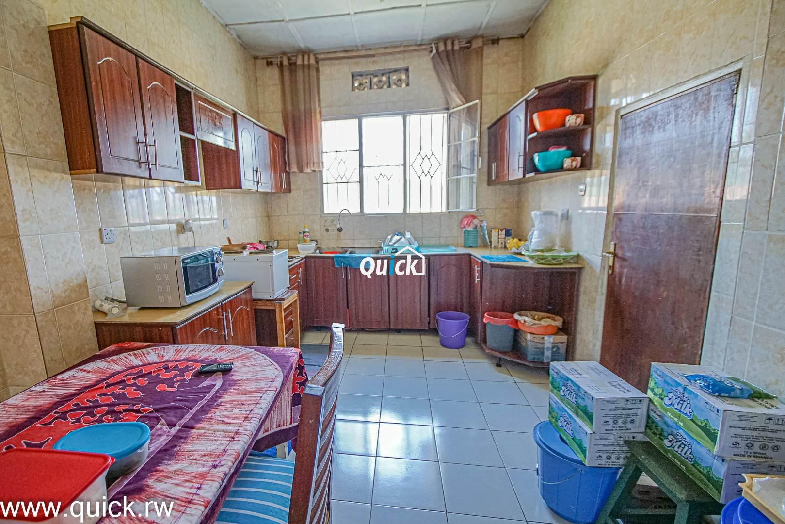Contemporary-House-For-Sale-in-Kacyiru-000911