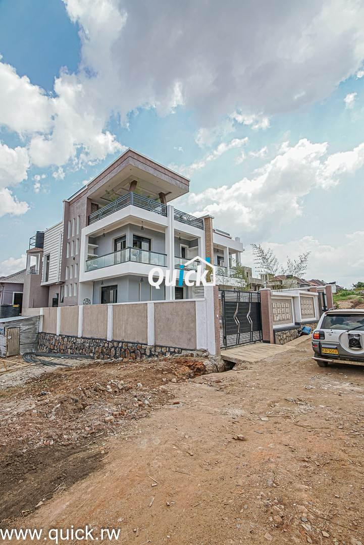 Contemporary-House-For-Sale-in-Kibagabaga-000241