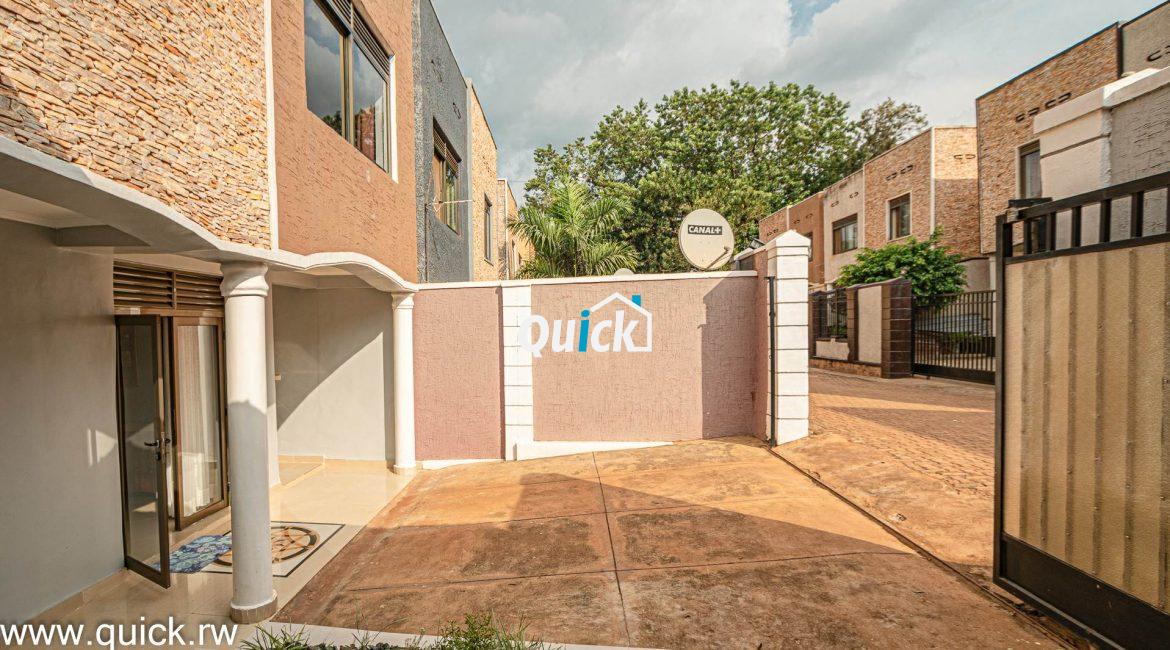 Live-in-Kigali-Kanombe-Sekimondo-00211