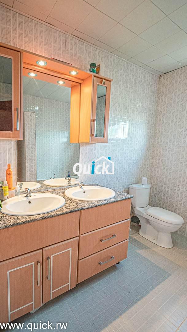 Live-in-Kigali-Kanombe-Sekimondo-00681