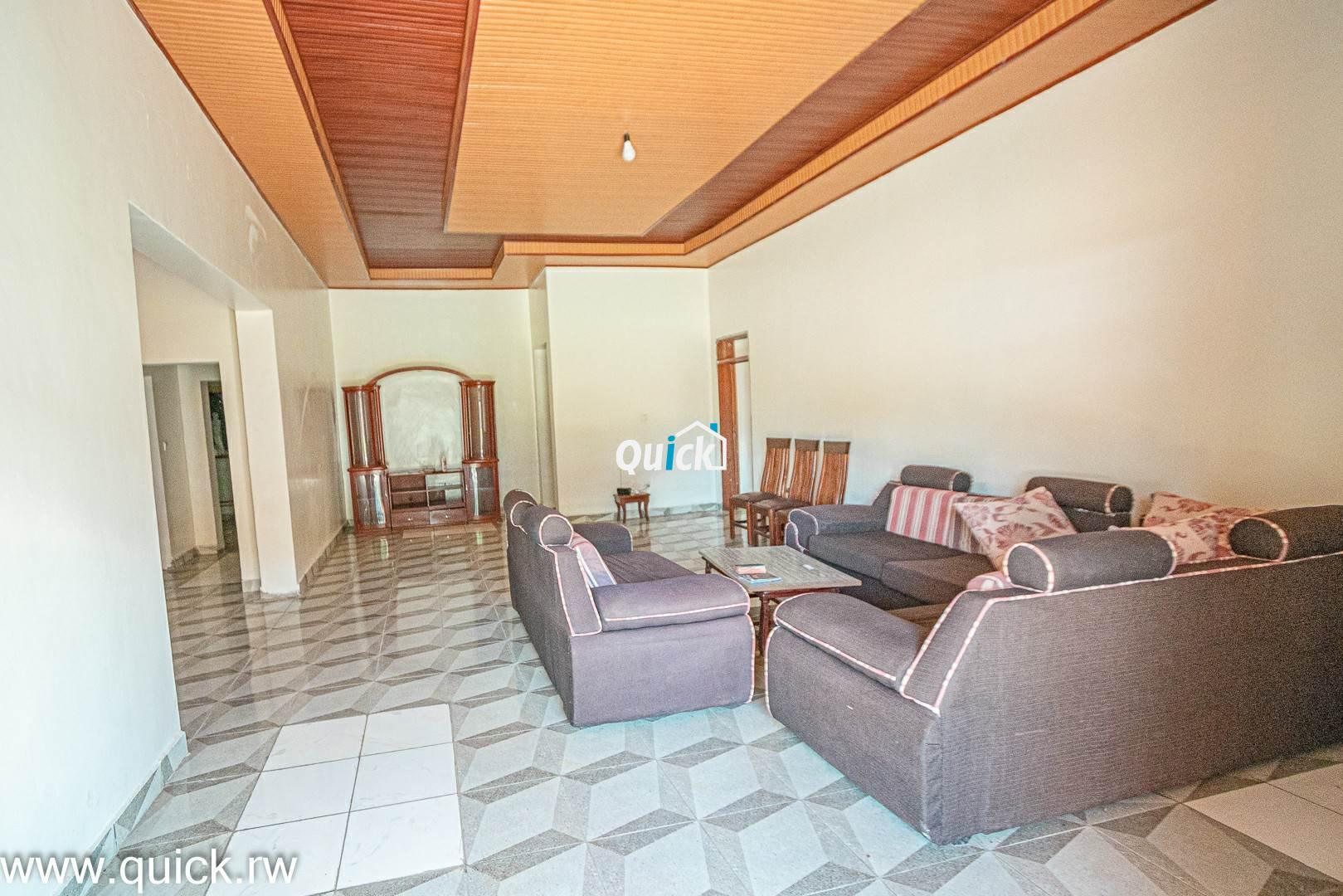 Big-Plot-of-Land-Compound-house-for-sale-001221