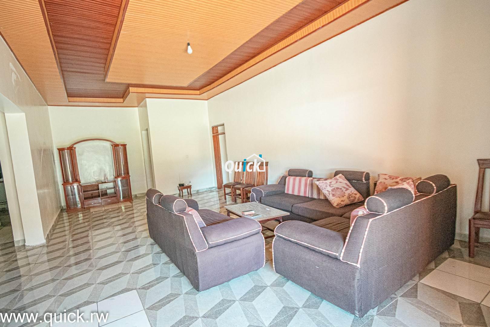 Big-Plot-of-Land-Compound-house-for-sale-001231