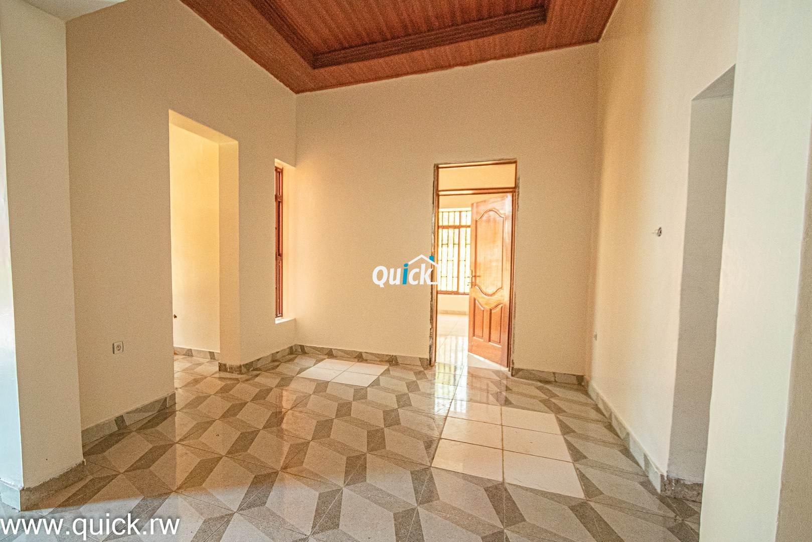 Big-Plot-of-Land-Compound-house-for-sale-001241