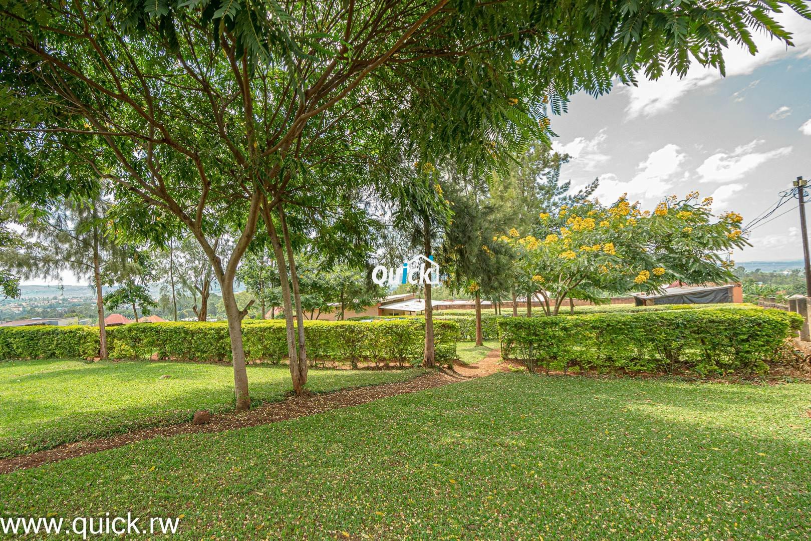 Big-Plot-of-Land-Compound-house-for-sale-001471