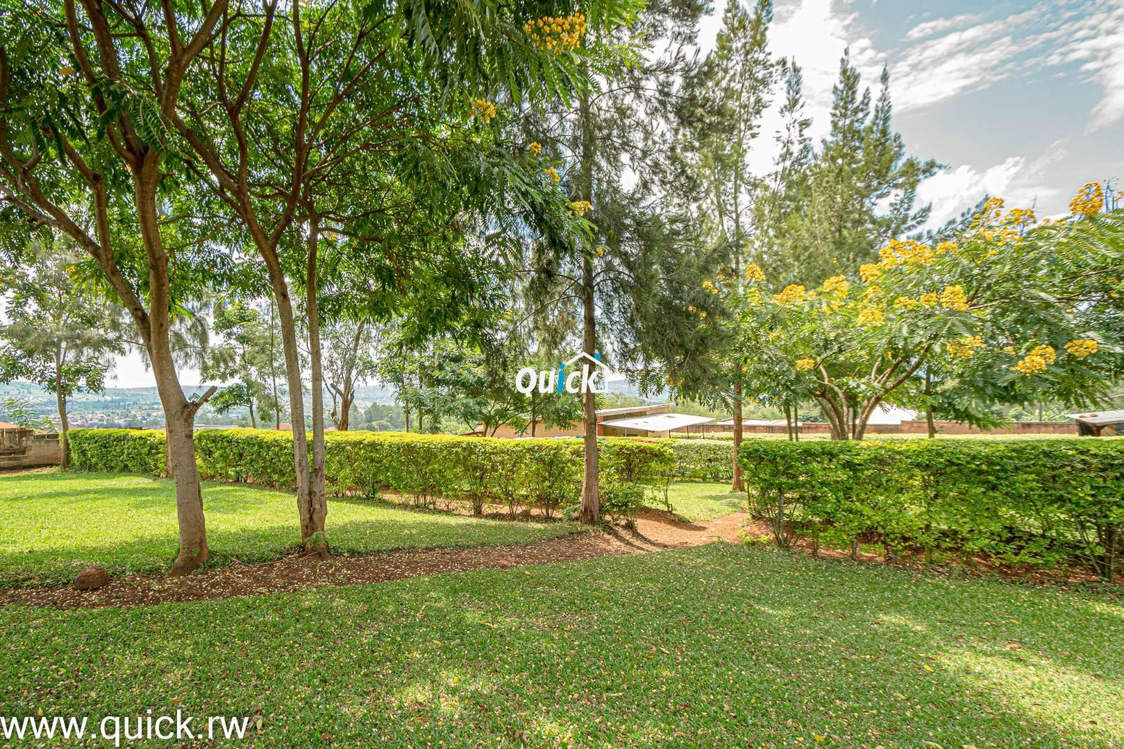 Big-Plot-of-Land-Compound-house-for-sale-001481