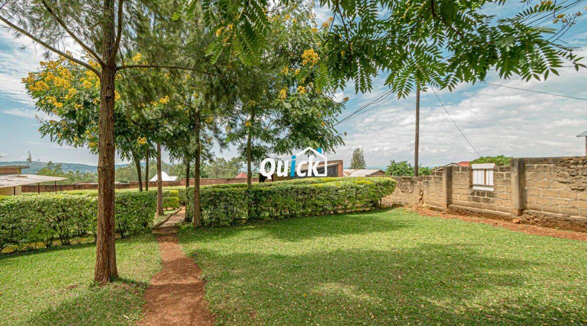 Big-Plot-of-Land-Compound-house-for-sale-001491