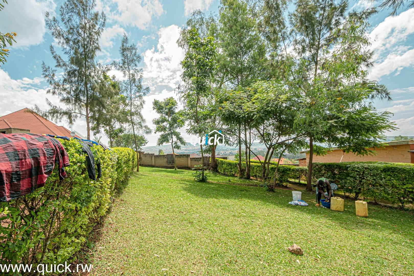 Big-Plot-of-Land-Compound-house-for-sale-001501