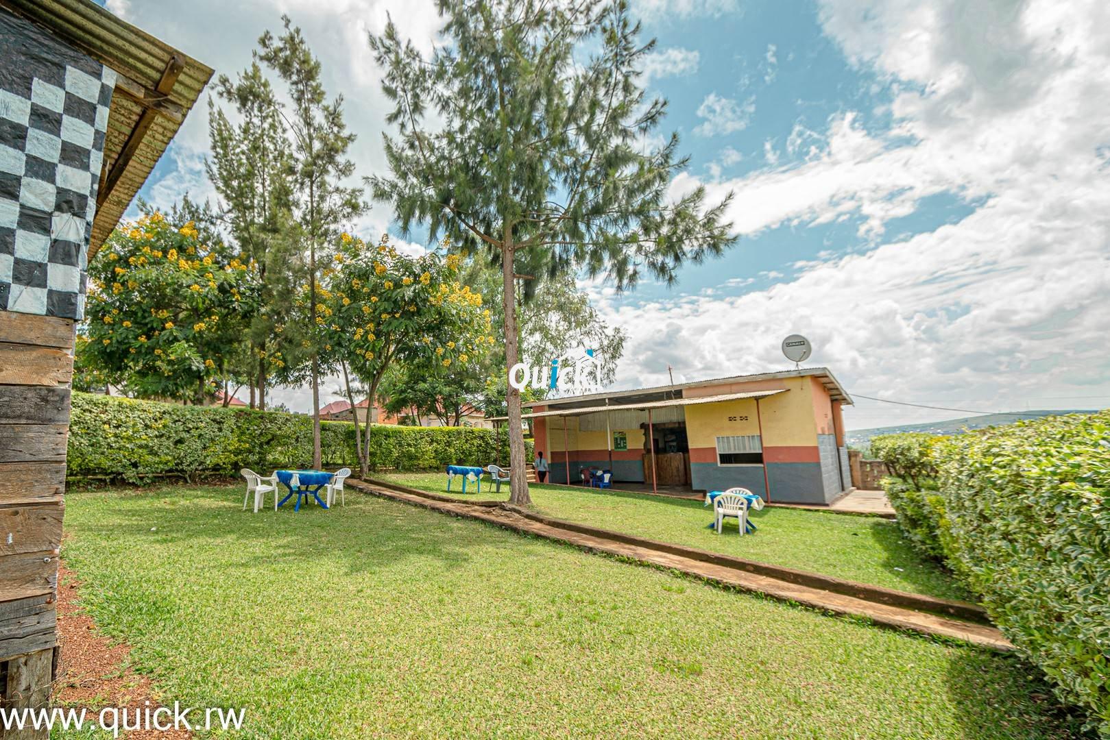 Big-Plot-of-Land-Compound-house-for-sale-001521