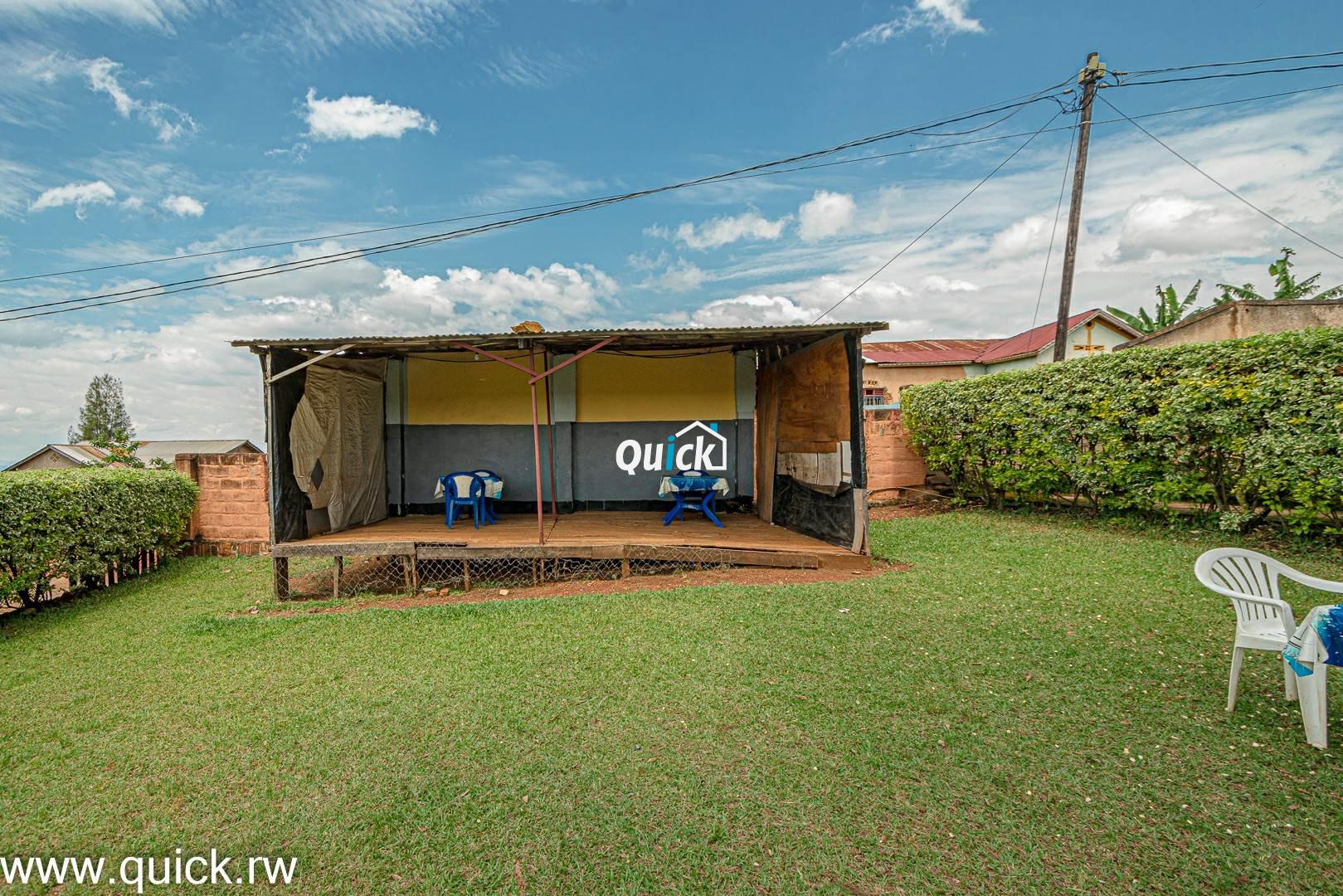 Big-Plot-of-Land-Compound-house-for-sale-001551
