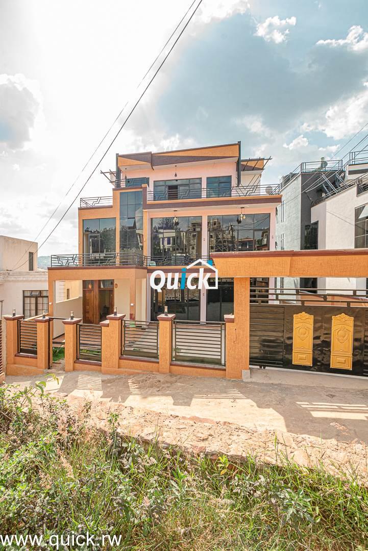 A-BIG-HOUSE-FOR-SALE-IN-REBERO-00496